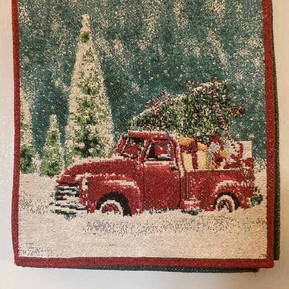 NWT Beautiful Holiday Red Farm Truck Christmas Tapestry Table Runner 70x13 - Picture 16 of 17
